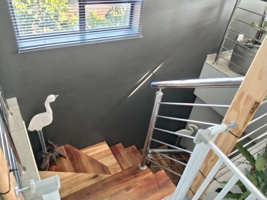 To Let 3 Bedroom Property for Rent in Fraaiuitsig Western Cape